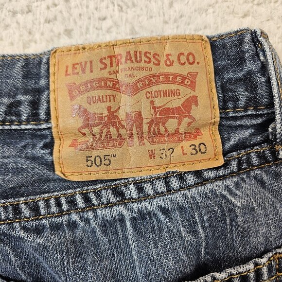 Levi's 505 Jeans Men's 32x30 Blue Denim Relaxed Fit Medium Wash Straight Leg - Picture 4 of 15